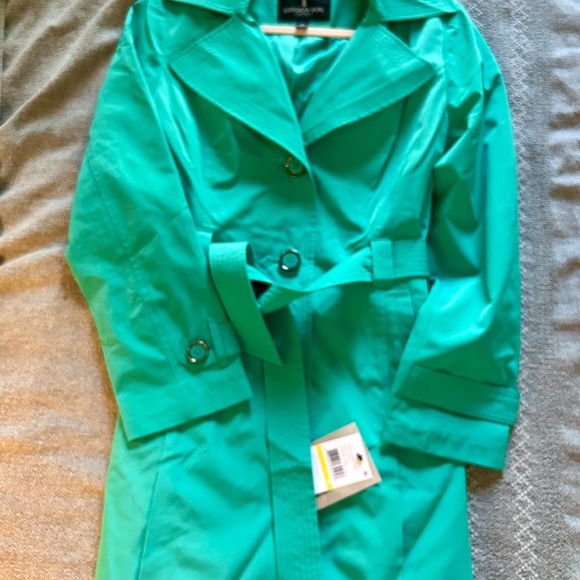 New London Fog rain Jacket with hoodie - Picture 4 of 5
